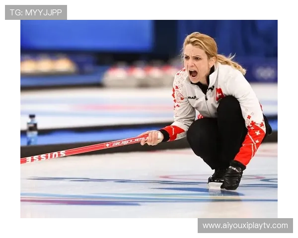 亚冬会冰壶赛场现神奇一投 瑞典队教练称不可思议